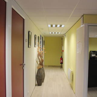 Bureau privé 12 m² 3 postes Location bureau Rue Romain Rolland Nantes 44100 - photo 2